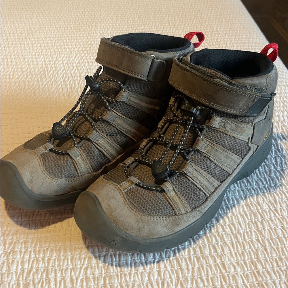 Keen Hikeport low hiking shoes kids boys size 6 Black and Gray